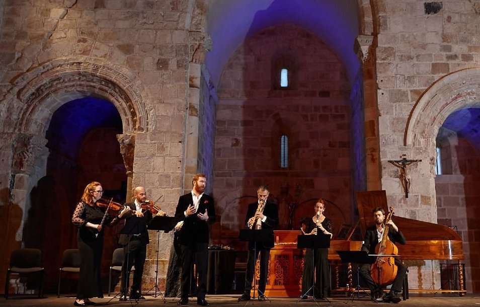 Les Musiciens de Saint-Julien, Tim Mead, Franois Lazarevitch, Msicas Cercadas, Purcell